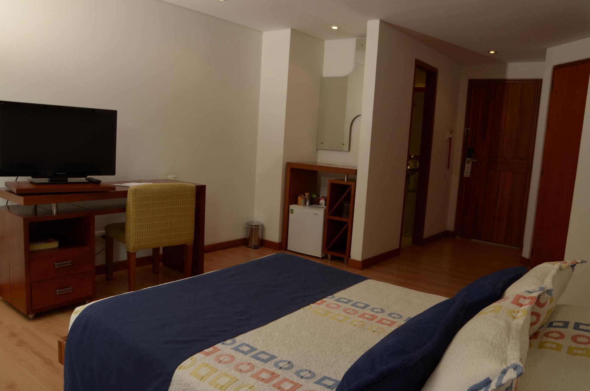 Hotel Casa Victoria Medellin Exterior photo